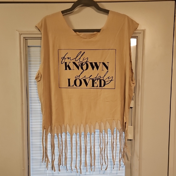 Tops - Cropped Beige Fringe Tank Top with Graphic Text Lg/xl "Fully Known, Deeply Loved